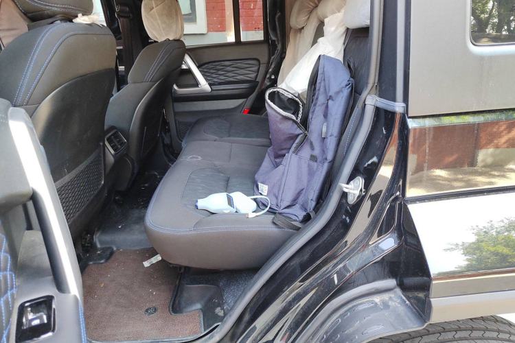 Used BAIC Off-Road BJ40 2022 2.0T Automatic Four-Wheel Drive Business Edition Left Rear Seat