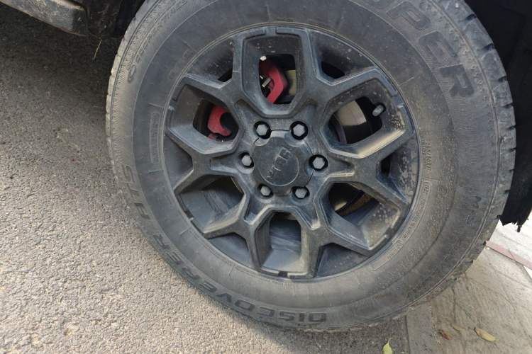 Used BAIC Off-Road BJ40 2022 2.0T Automatic Four-Wheel Drive Ring of the Tower Champion Edition Right Front Wheel Hub