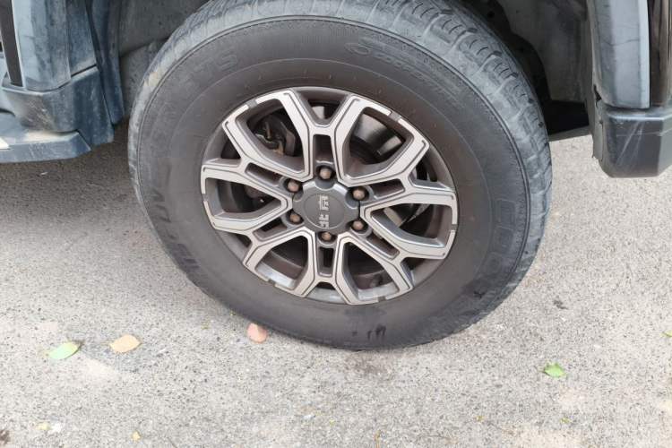 Used BAIC Off-Road BJ40 2022 2.0T Automatic Four-Wheel Drive Ring of the Tower Champion Edition Right Front Wheel Hub