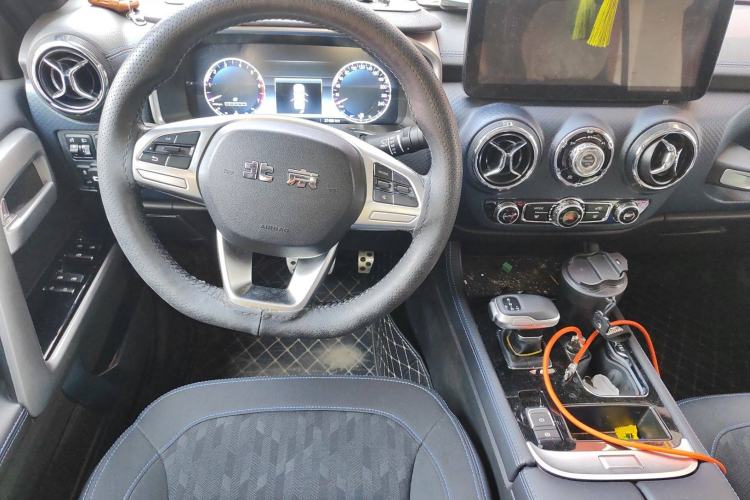 Used BAIC Off-Road BJ40 2022 2.0T Automatic Four-Wheel Drive Business Edition Steering Wheel