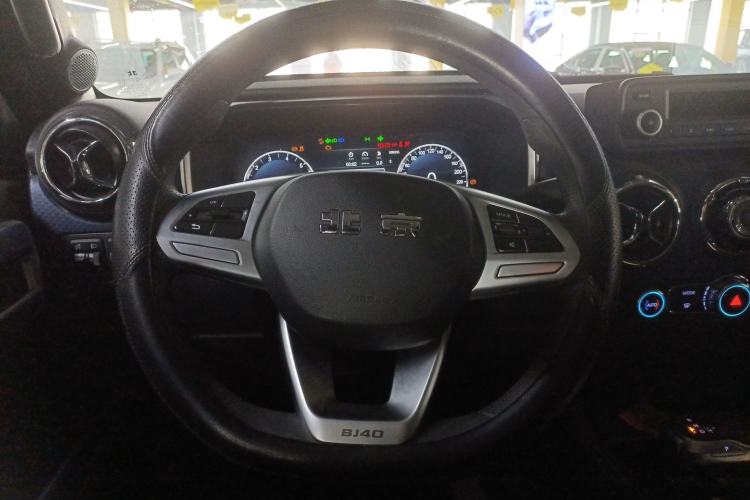 Used BAIC Off-Road BJ40 2022 2.0T Automatic Four-Wheel Drive Business Edition Steering Wheel
