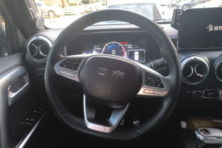 Used BAIC Off-Road BJ40 2022 2.0T Automatic Four-Wheel Drive Ring of the Tower Champion Edition Steering Wheel