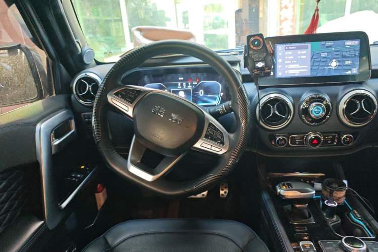 Used BAIC Off-Road BJ40 2022 2.0T Automatic Four-Wheel Drive Ring of the Tower Champion Edition Steering Wheel