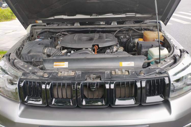 Used BAIC Off-Road BJ40 2022 2.0T Automatic Four-Wheel Drive Ring of the Tower Champion Edition Engine Bay