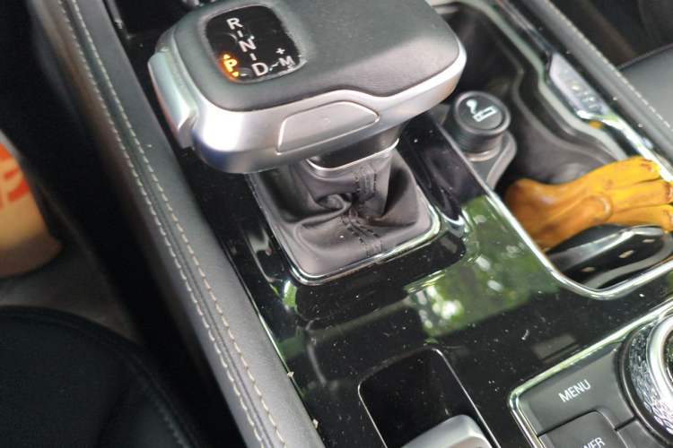 Used BAIC Off-Road BJ40 2022 2.0T Automatic Four-Wheel Drive Ring of the Tower Champion Edition Gear Lever