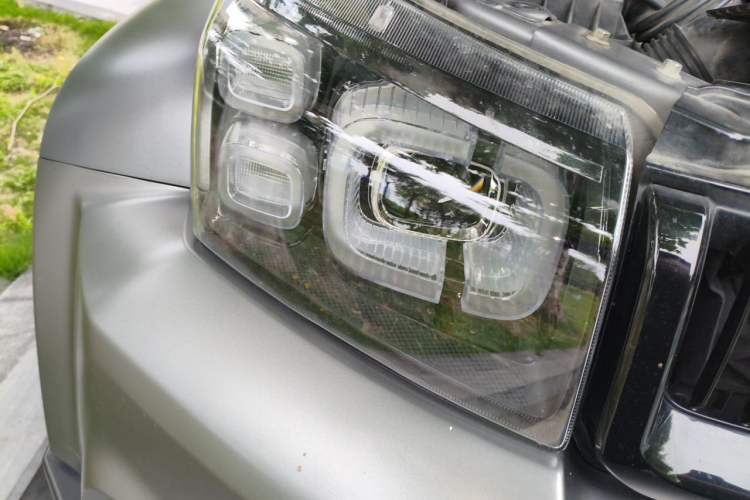 Used BAIC Off-Road BJ40 2022 2.0T Automatic Four-Wheel Drive Ring of the Tower Champion Edition Right Front Headlight