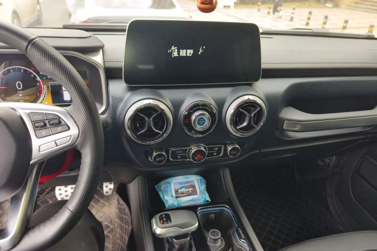 Used BAIC Off-Road BJ40 2022 2.0T Automatic Four-Wheel Drive Ring of the Tower Champion Edition Audio And AC Panel