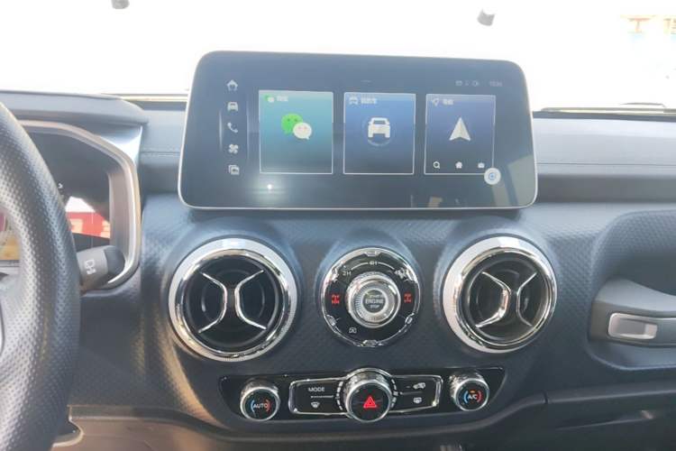 Used BAIC Off-Road BJ40 2022 2.0T Automatic Four-Wheel Drive Ring of the Tower Champion Edition Audio And AC Panel