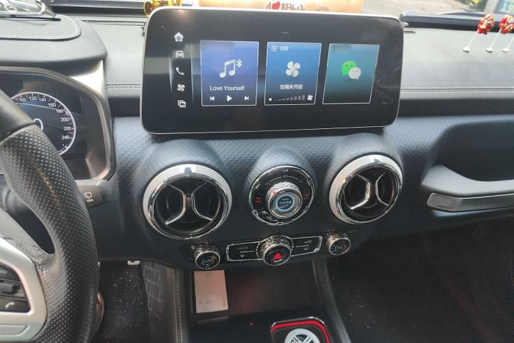 Used BAIC Off-Road BJ40 2022 2.0T Automatic Four-Wheel Drive Ring of the Tower Champion Edition Audio And AC Panel