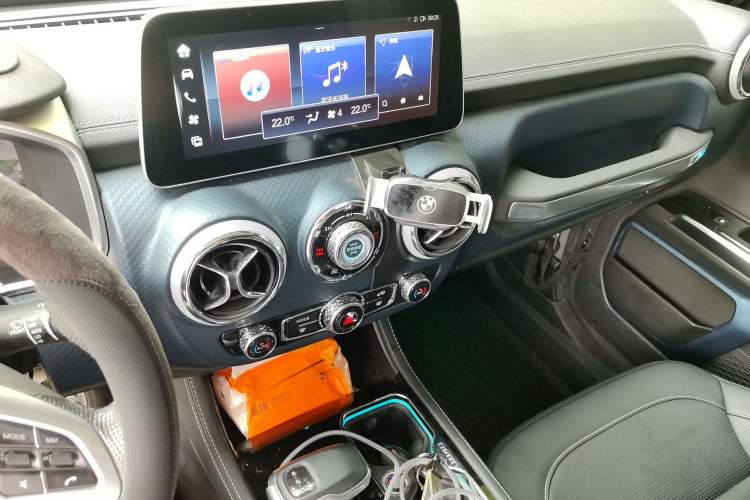 Used BAIC Off-Road BJ40 2022 2.0T Automatic Four-Wheel Drive Ring of the Tower Champion Edition Audio And AC Panel
