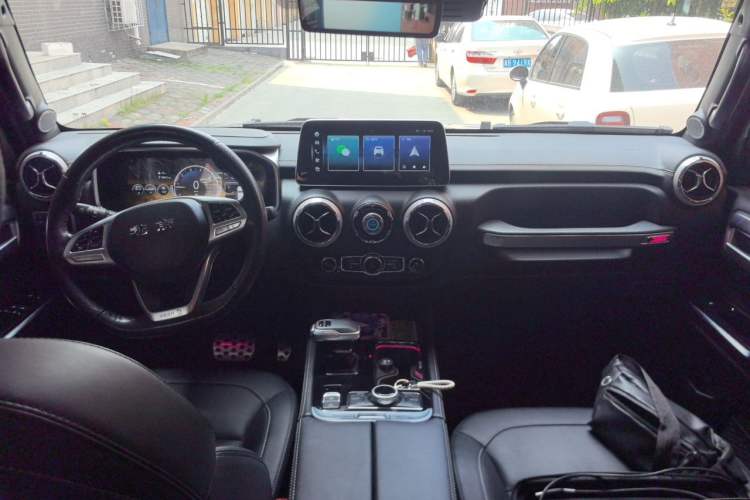 Used BAIC Off-Road BJ40 2022 2.0T Automatic Four-Wheel Drive Ring of the Tower Champion Edition Center Console