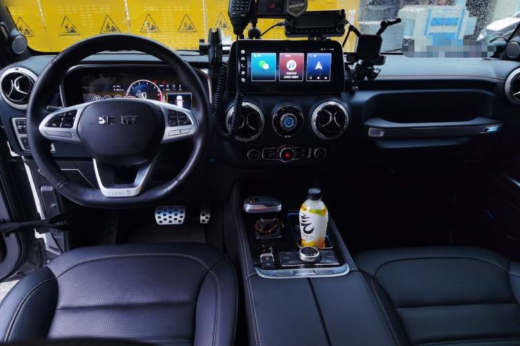 Used BAIC Off-Road BJ40 2022 2.0T Automatic Four-Wheel Drive Ring of the Tower Champion Edition Center Console
