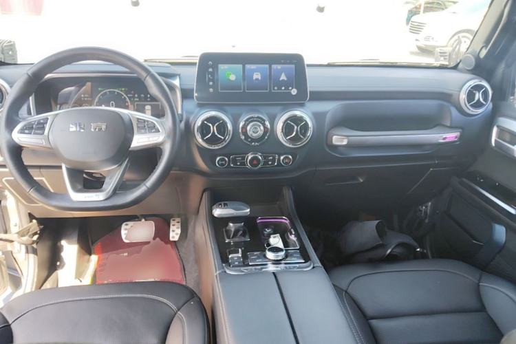Used BAIC Off-Road BJ40 2022 2.0T Automatic Four-Wheel Drive Ring of the Tower Champion Edition Center Console