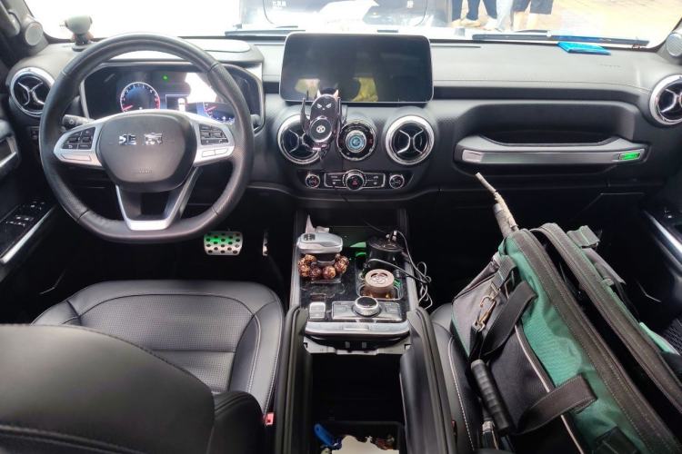 Used BAIC Off-Road BJ40 2022 2.0T Automatic Four-Wheel Drive Ring of the Tower Champion Edition Center Console