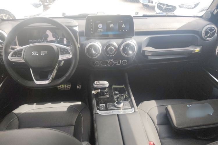Used BAIC Off-Road BJ40 2022 2.0T Automatic Four-Wheel Drive Ring of the Tower Champion Edition Center Console