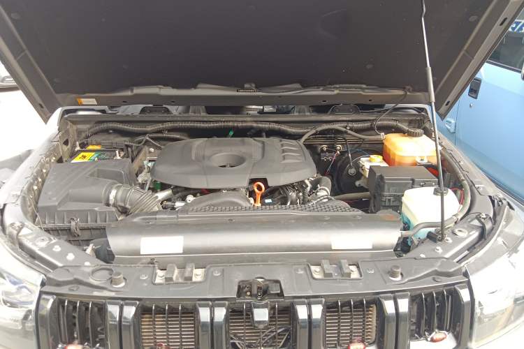 Used BAIC Off-Road BJ40 2022 2.0T Automatic Four-Wheel Drive Ring of the Tower Champion Edition Engine Bay