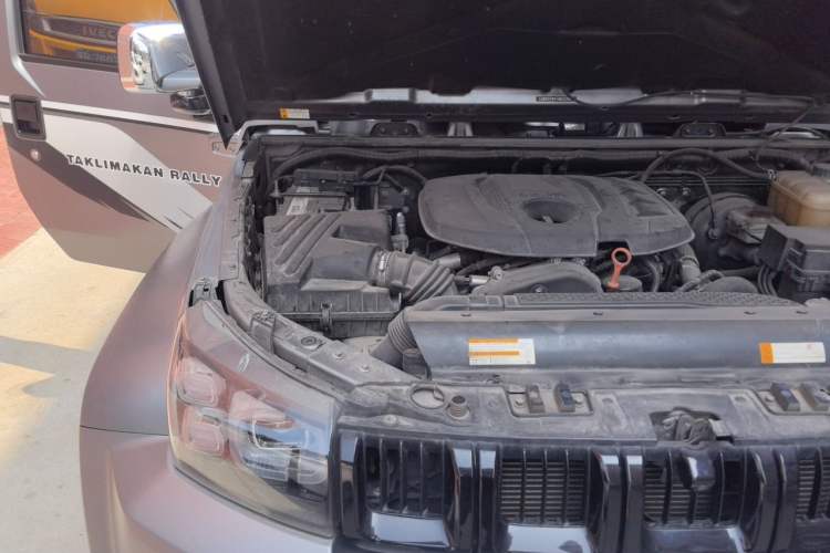 Used BAIC Off-Road BJ40 2022 2.0T Automatic Four-Wheel Drive Ring of the Tower Champion Edition Engine Bay Right