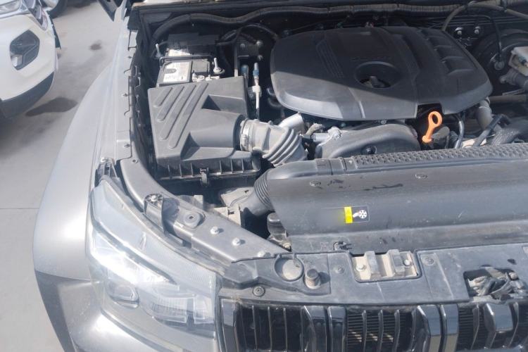 Used BAIC Off-Road BJ40 2022 2.0T Automatic Four-Wheel Drive Ring of the Tower Champion Edition Engine Bay Right