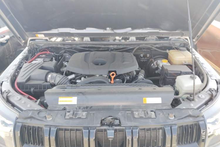 Used BAIC Off-Road BJ40 2022 2.0T Automatic Four-Wheel Drive Ring of the Tower Champion Edition Engine Bay