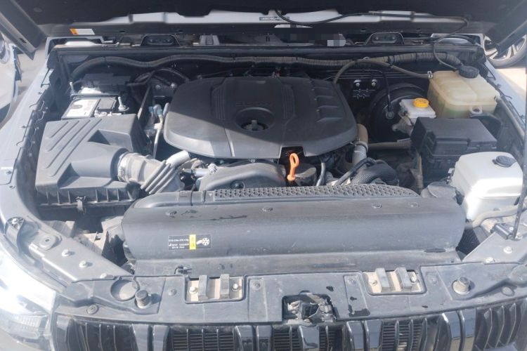 Used BAIC Off-Road BJ40 2022 2.0T Automatic Four-Wheel Drive Ring of the Tower Champion Edition Engine Bay