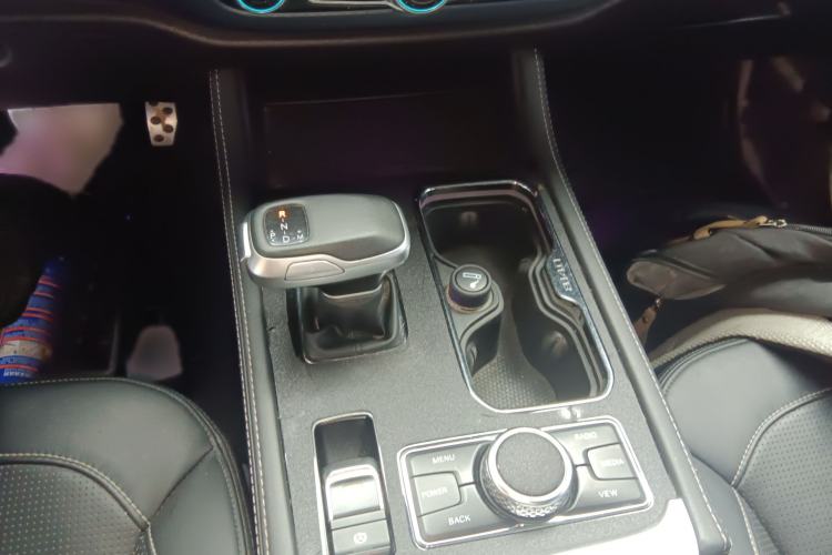 Used BAIC Off-Road BJ40 2022 2.0T Automatic Four-Wheel Drive Ring of the Tower Champion Edition Gear Lever