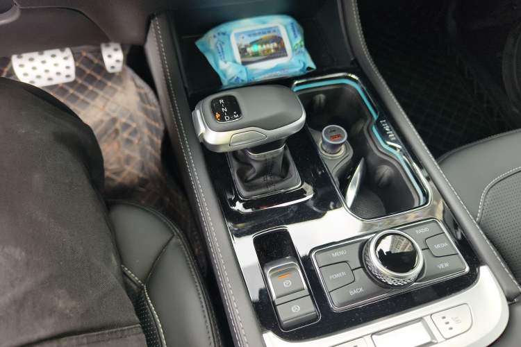 Used BAIC Off-Road BJ40 2022 2.0T Automatic Four-Wheel Drive Ring of the Tower Champion Edition Gear Lever