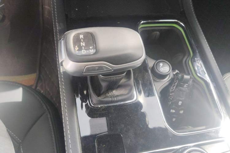 Used BAIC Off-Road BJ40 2022 2.0T Automatic Four-Wheel Drive Ring of the Tower Champion Edition Gear Lever