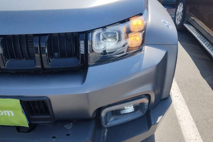 Used BAIC Off-Road BJ40 2022 2.0T Automatic Four-Wheel Drive Ring of the Tower Champion Edition Left Front Headlight