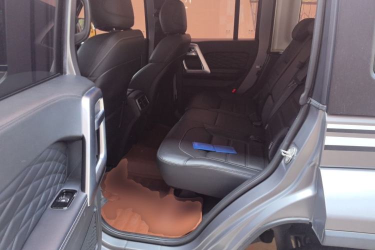 Used BAIC Off-Road BJ40 2022 2.0T Automatic Four-Wheel Drive Ring of the Tower Champion Edition Left Rear Seat