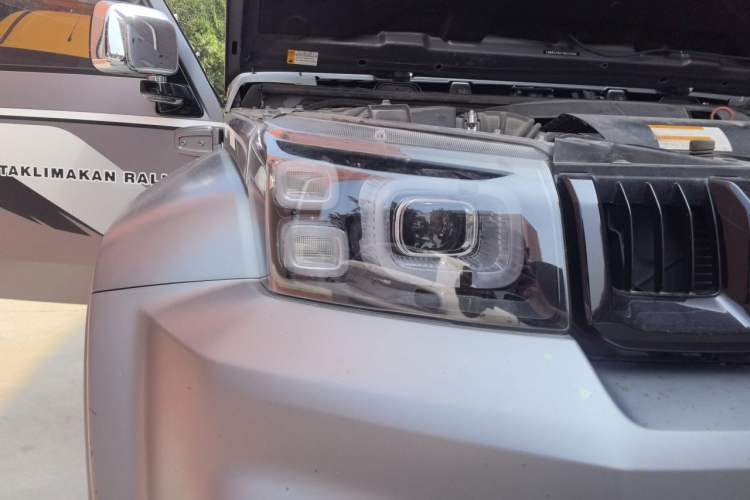 Used BAIC Off-Road BJ40 2022 2.0T Automatic Four-Wheel Drive Ring of the Tower Champion Edition Right Front Headlight