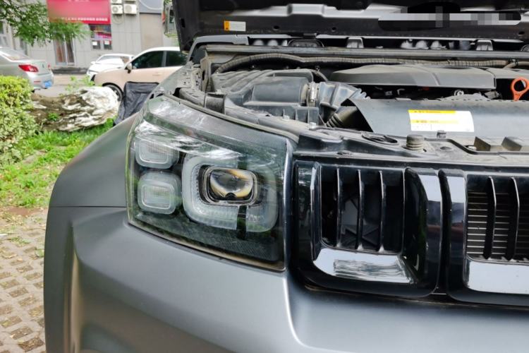 Used BAIC Off-Road BJ40 2022 2.0T Automatic Four-Wheel Drive Ring of the Tower Champion Edition Right Front Headlight