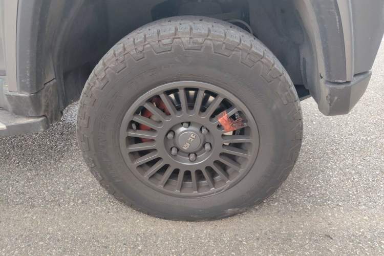 Used BAIC Off-Road BJ40 2022 2.0T Automatic Four-Wheel Drive Ring of the Tower Champion Edition Right Front Wheel Hub