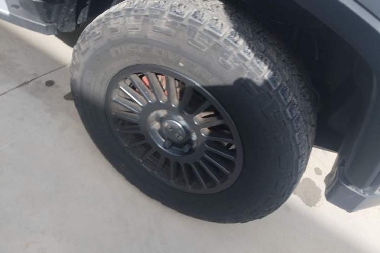 Used BAIC Off-Road BJ40 2022 2.0T Automatic Four-Wheel Drive Ring of the Tower Champion Edition Right Front Wheel Hub