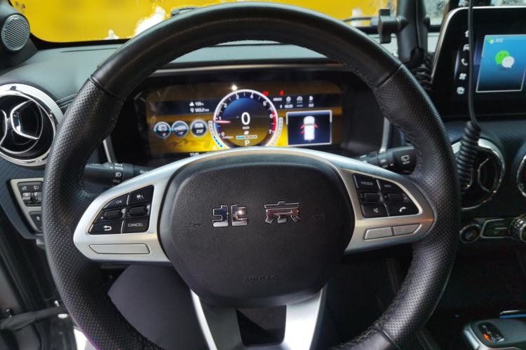 Used BAIC Off-Road BJ40 2022 2.0T Automatic Four-Wheel Drive Ring of the Tower Champion Edition Steering Wheel