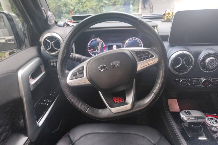 Used BAIC Off-Road BJ40 2022 2.0T Automatic Four-Wheel Drive Ring of the Tower Champion Edition Steering Wheel