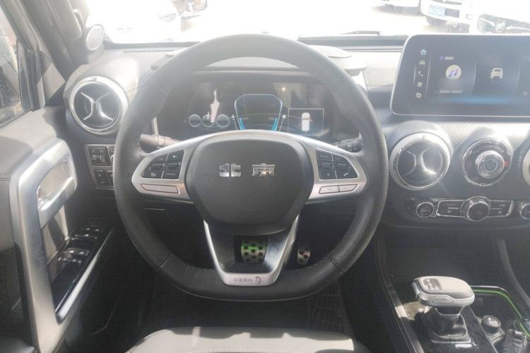 Used BAIC Off-Road BJ40 2022 2.0T Automatic Four-Wheel Drive Ring of the Tower Champion Edition Steering Wheel