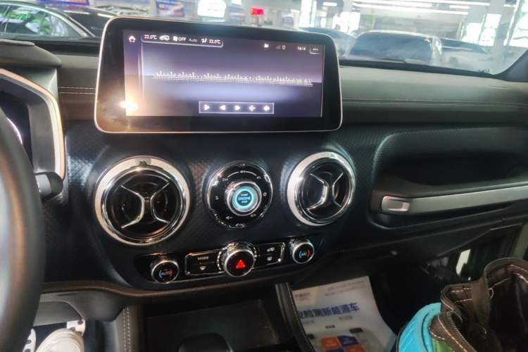 Used BAIC Off-Road BJ40 2022 2.3T Automatic All-Wheel Drive Excellence Edition Audio And AC Panel