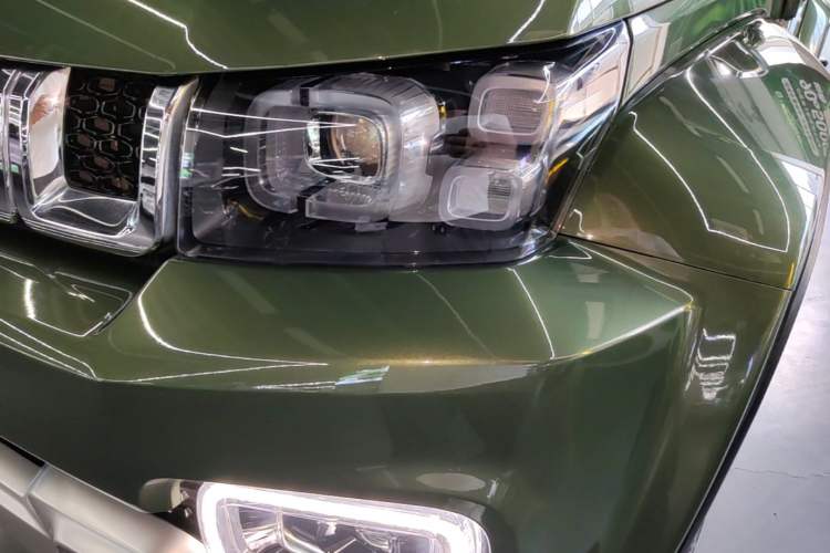 Used BAIC Off-Road BJ40 2022 2.3T Automatic All-Wheel Drive Excellence Edition Left Front Headlight