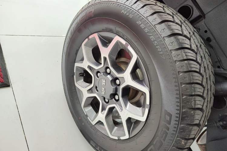 Used BAIC Off-Road BJ40 2022 2.3T Automatic All-Wheel Drive Excellence Edition Right Rear Wheel Hub