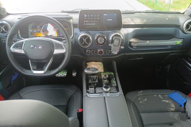 Used BAIC Off-Road BJ40 2022 2.0T Automatic Four-Wheel Drive Ring of the Tower Champion Edition Center Console