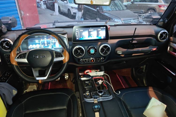 Used BAIC Off-Road BJ40 2022 2.0T Automatic Four-Wheel Drive Ring of the Tower Champion Edition Center Console