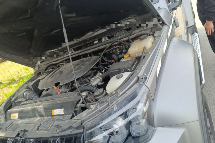 Used BAIC Off-Road BJ40 2022 2.0T Automatic Four-Wheel Drive Ring of the Tower Champion Edition Engine Bay Left