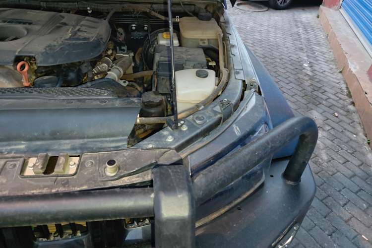 Used BAIC Off-Road BJ40 2022 2.0T Automatic Four-Wheel Drive Ring of the Tower Champion Edition Engine Bay Left