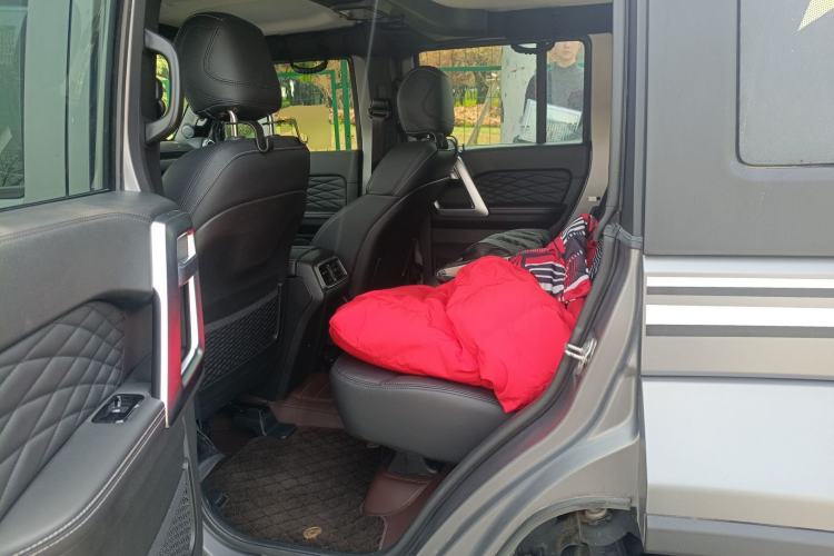 Used BAIC Off-Road BJ40 2022 2.0T Automatic Four-Wheel Drive Ring of the Tower Champion Edition Left Rear Seat