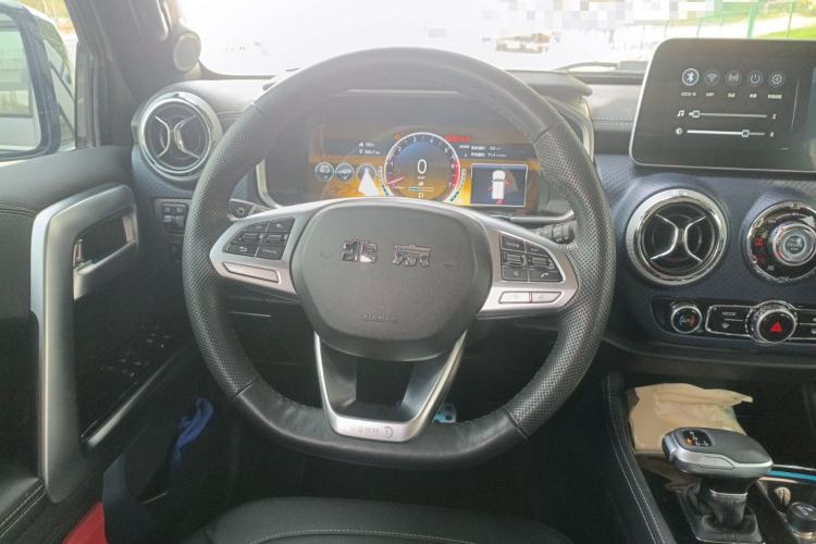 Used BAIC Off-Road BJ40 2022 2.0T Automatic Four-Wheel Drive Ring of the Tower Champion Edition Steering Wheel