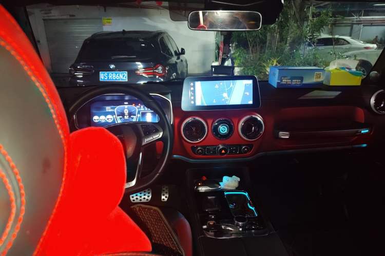 Used BAIC Off-Road BJ40 2022 2.0T Automatic Four-Wheel Drive Ring of the Tower Champion Edition Center Console