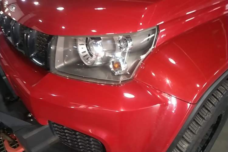 Used BAIC Off-Road BJ40 2022 2.0T Automatic Four-Wheel Drive Business Edition Left Front Headlight