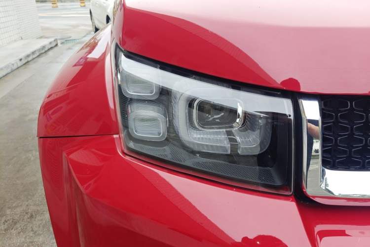 Used BAIC Off-Road BJ40 2022 2.0T Automatic Four-Wheel Drive Business Edition Right Front Headlight