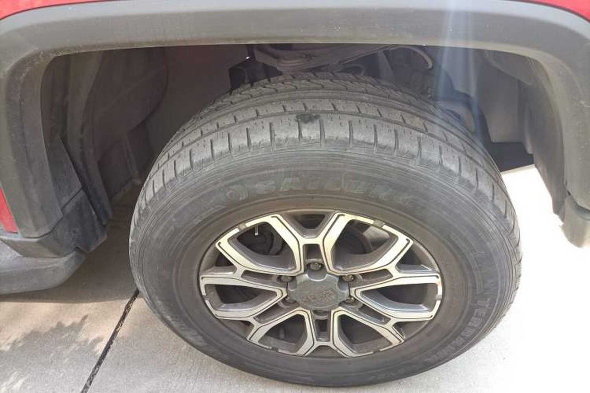 Used BAIC Off-Road BJ40 2022 2.0T Automatic Four-Wheel Drive Business Edition Right Front Wheel Hub