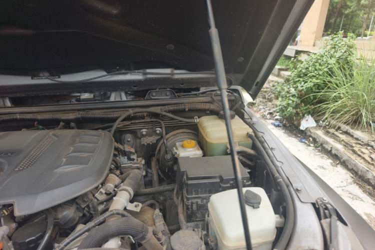 Used BAIC Off-Road BJ40 2022 2.0T Automatic Four-Wheel Drive Ring of the Tower Champion Edition Engine Bay Left